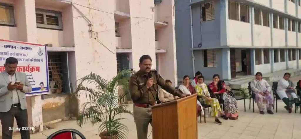 जेपीबी स्कूल में मुस्कान अभियान का जागरूकता कार्यक्रम, पुलिस अधीक्षक सोमवंशी ने दिए सुरक्षा के सूत्र जेपीबी स्कूल में मुस्कान अभियान का जागरूकता कार्यक्रम, पुलिस अधीक्षक सोमवंशी ने दिए सुरक्षा के सूत्र
