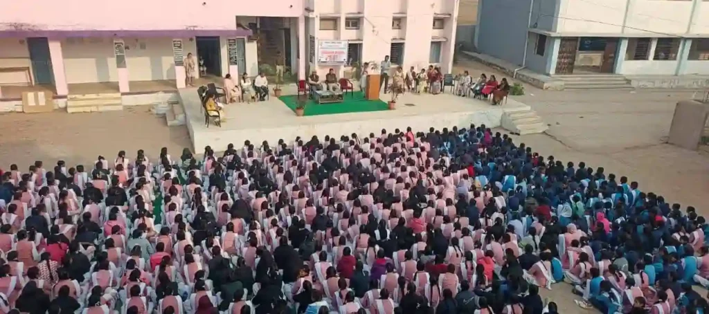 जेपीबी स्कूल में मुस्कान अभियान का जागरूकता कार्यक्रम, पुलिस अधीक्षक सोमवंशी ने दिए सुरक्षा के सूत्र जेपीबी स्कूल में मुस्कान अभियान का जागरूकता कार्यक्रम, पुलिस अधीक्षक सोमवंशी ने दिए सुरक्षा के सूत्र