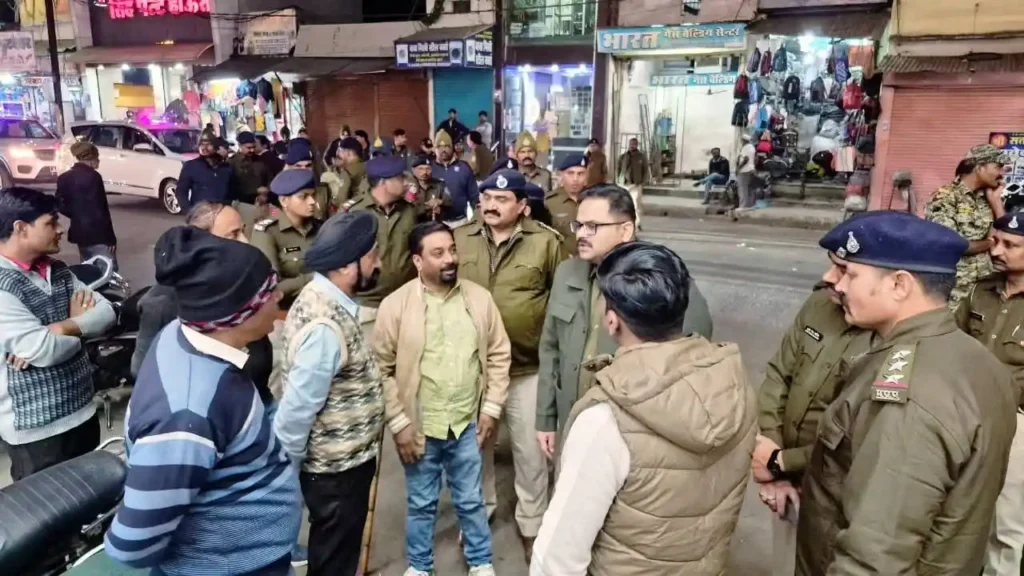 एसपी का सख्त रुख, अपराध नियंत्रण के लिए सड़क पर उतरकर जानी जमीनी हकीकत