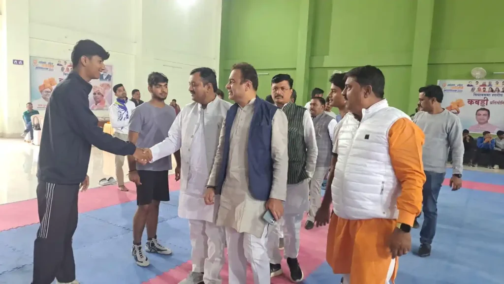 सांसद खेल महोत्सव अंतर्गत आयोजित कबड्डी प्रतियोगिता में खिलाड़ियों ने दिखाया दमखम, लोगों ने किया उत्साहवर्धन