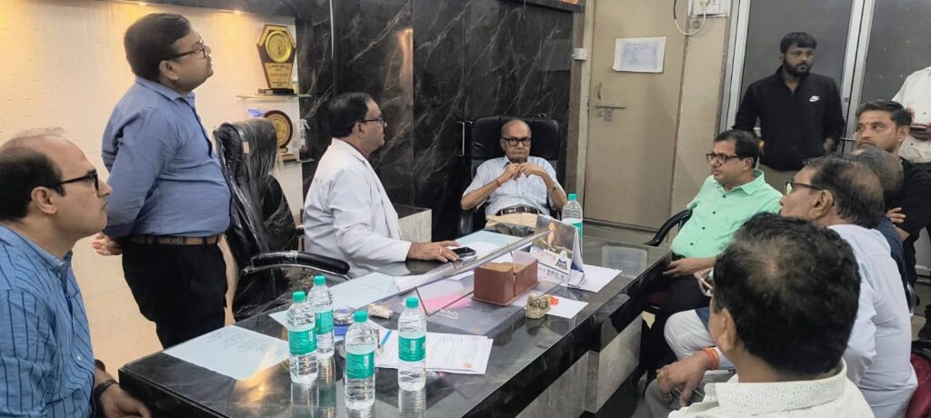 पूर्व मंत्री मुकेश नायक पर प्रियंक कानूनगो का हमला — कहा, “बूढ़े और बेरोजगार हो चुके हैं, चंद पैसों के लिए दे रहे बयान”