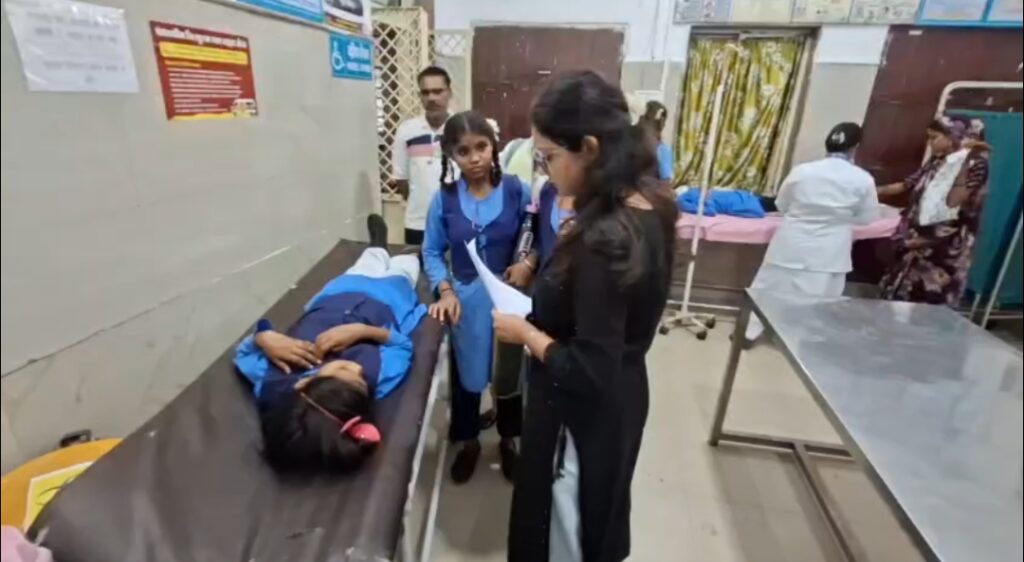 टौरी मिडिल स्कूल की 2 बच्चियों की तबियत बिगड़ी, जहर मिलाने की आशंका
