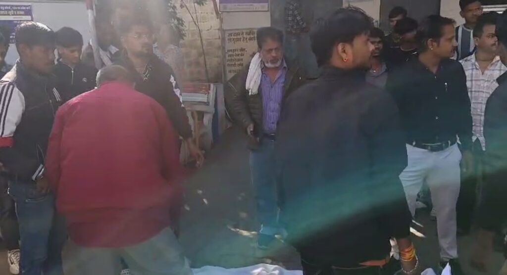 किल्लाई नाका रेस्ट हाउस के पास देर रात चाकू मारकर युवक की हत्या - तीन गिरफ्तार