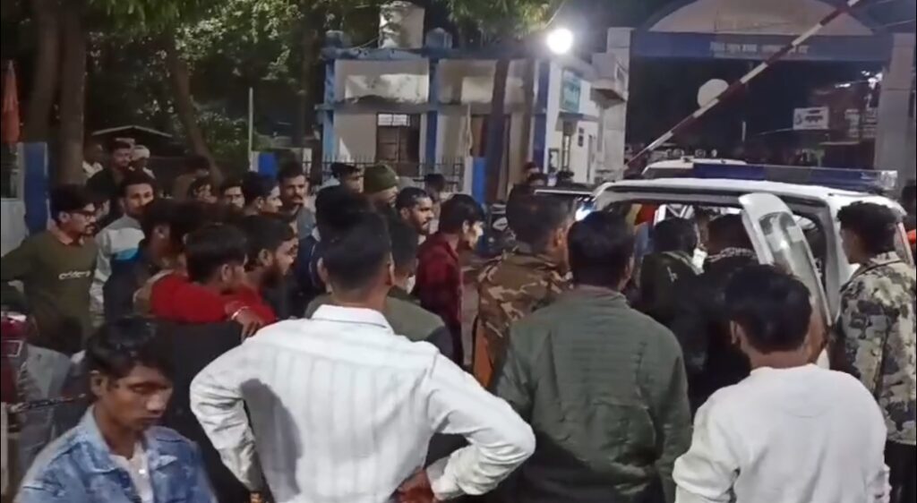 किल्लाई नाका रेस्ट हाउस के पास देर रात चाकू मारकर युवक की हत्या - तीन गिरफ्तार