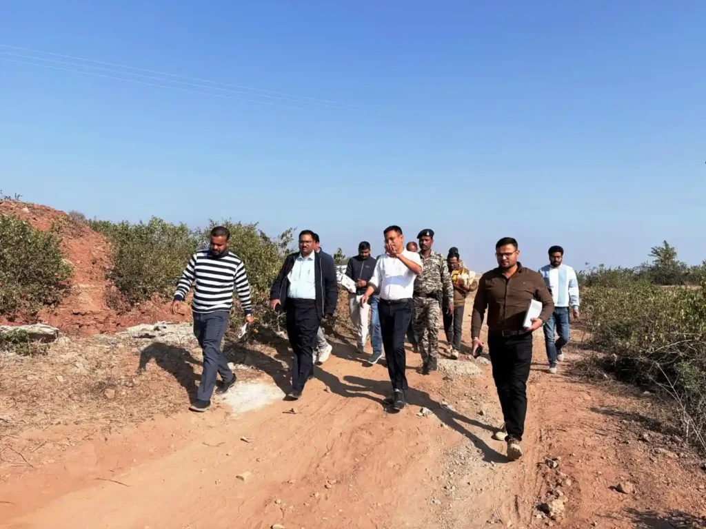 जलप्रदाय योजना की धीमी रफ्तार पर भड़के संभागायुक्त, फर्म को लगाई फटकार